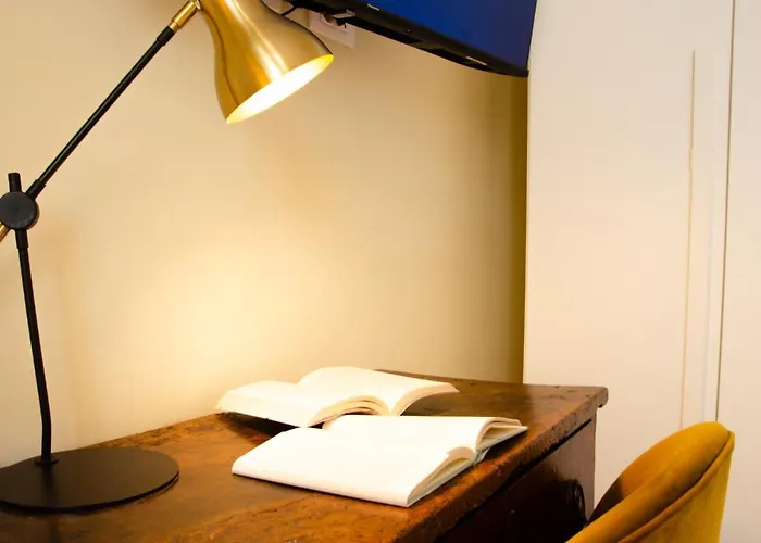 La Terrazza - By Happyhostorino * تورينو